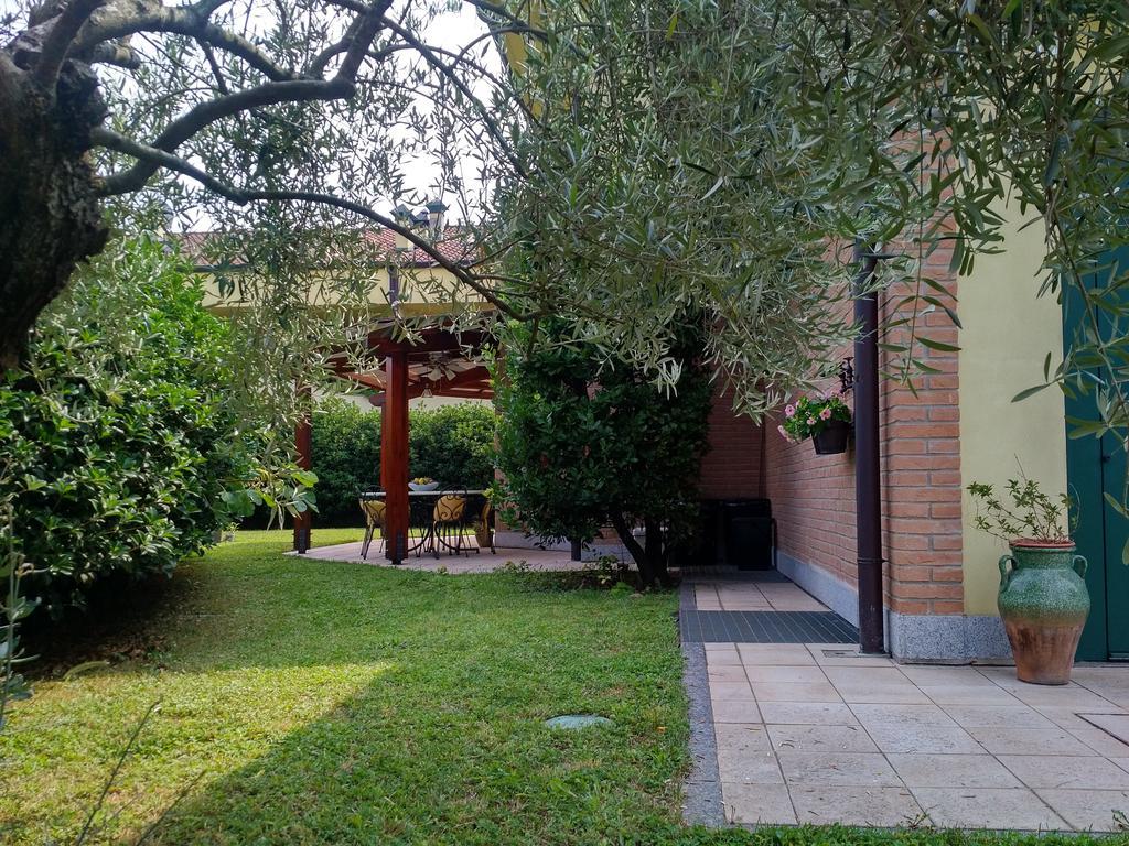 Villa Milena Arese Bagian luar foto
