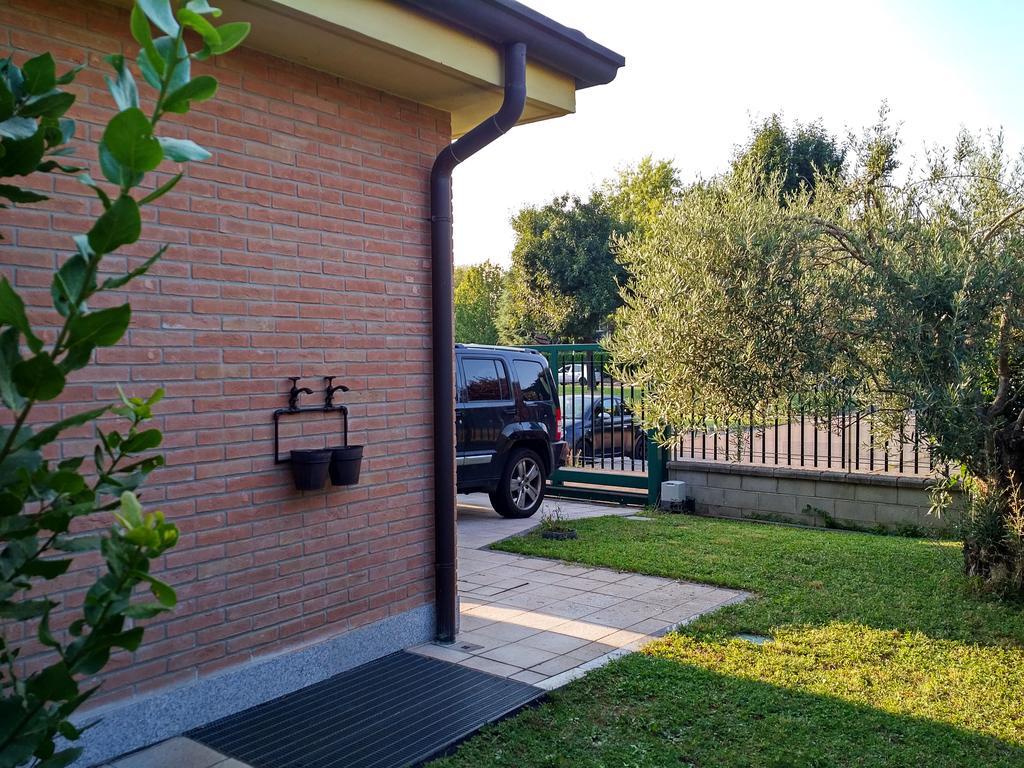 Villa Milena Arese Bagian luar foto