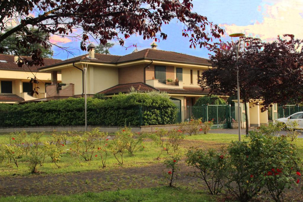 Villa Milena Arese Bagian luar foto