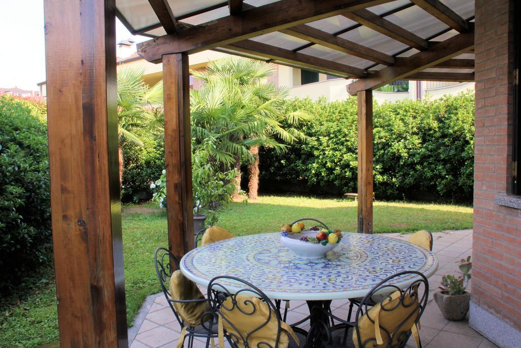 Villa Milena Arese Bagian luar foto